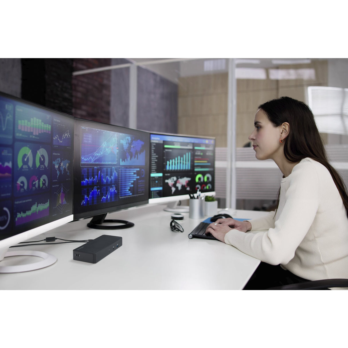 Kensington SD4843P EQ USB-C 10Gbps Triple Video Driverless Dock
