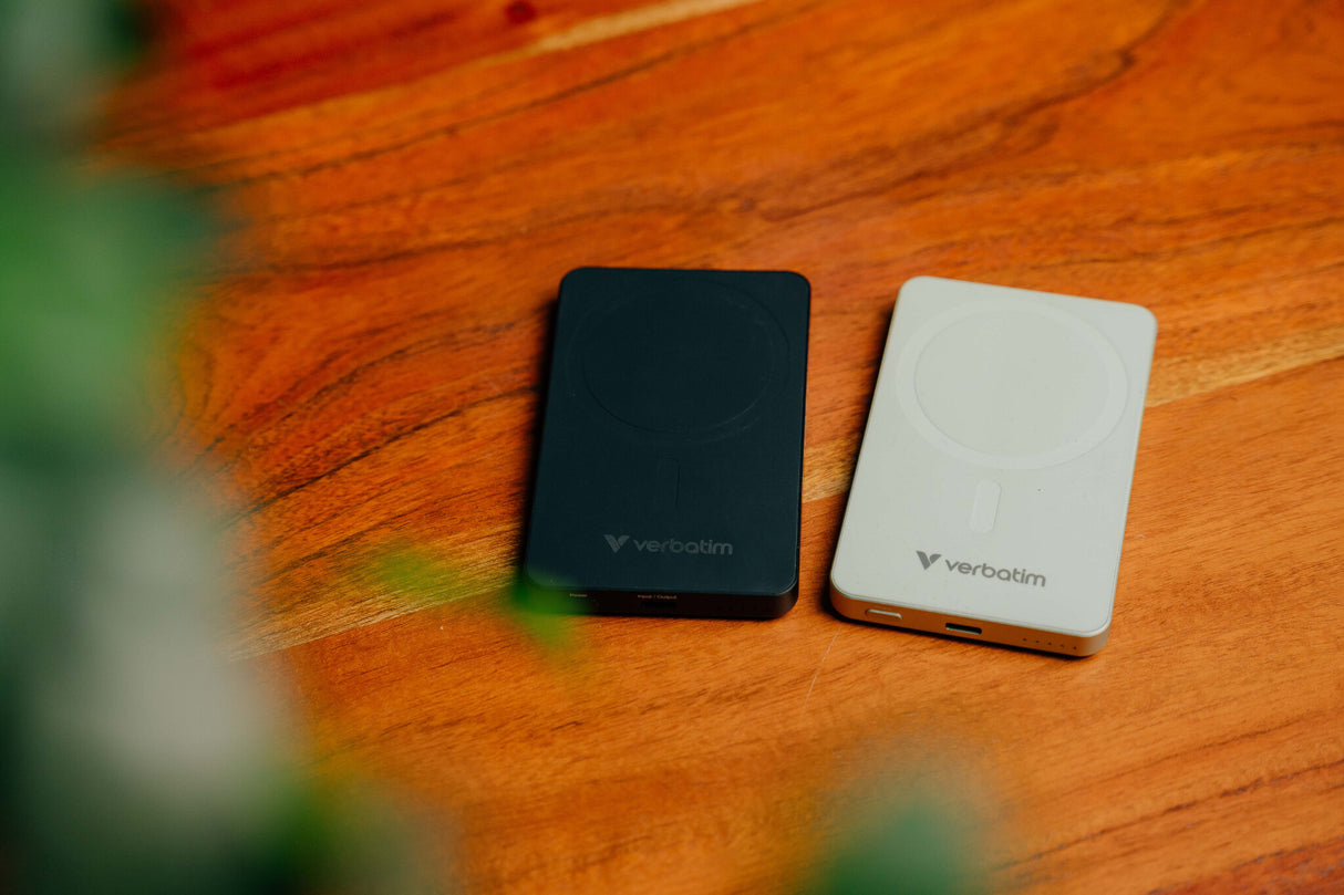 Verbatim Charge 'n' Go Essentials Magnetic Wireless Power Bank 5000 mAh Black