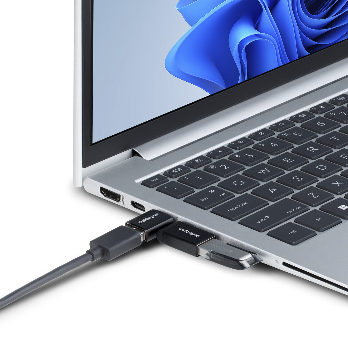 StarTech.com Right Angled USB-C to USB-A Adapter, USB 5Gbps, Compact USB-C Male to USB-A Female Adapter, Metal Housing, M/F