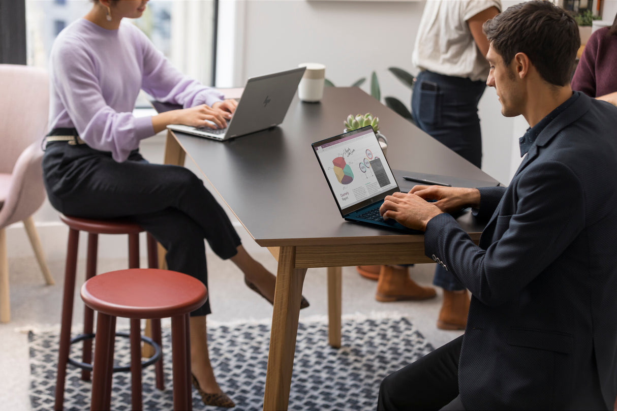 HP EliteBook 840 G10 Intel® Core™ i7 i7-1355U Laptop 35.6 cm (14") WUXGA 16 GB DDR5-SDRAM 512 GB SSD Wi-Fi 6E (802.11ax) Windows 11 Pro Silver