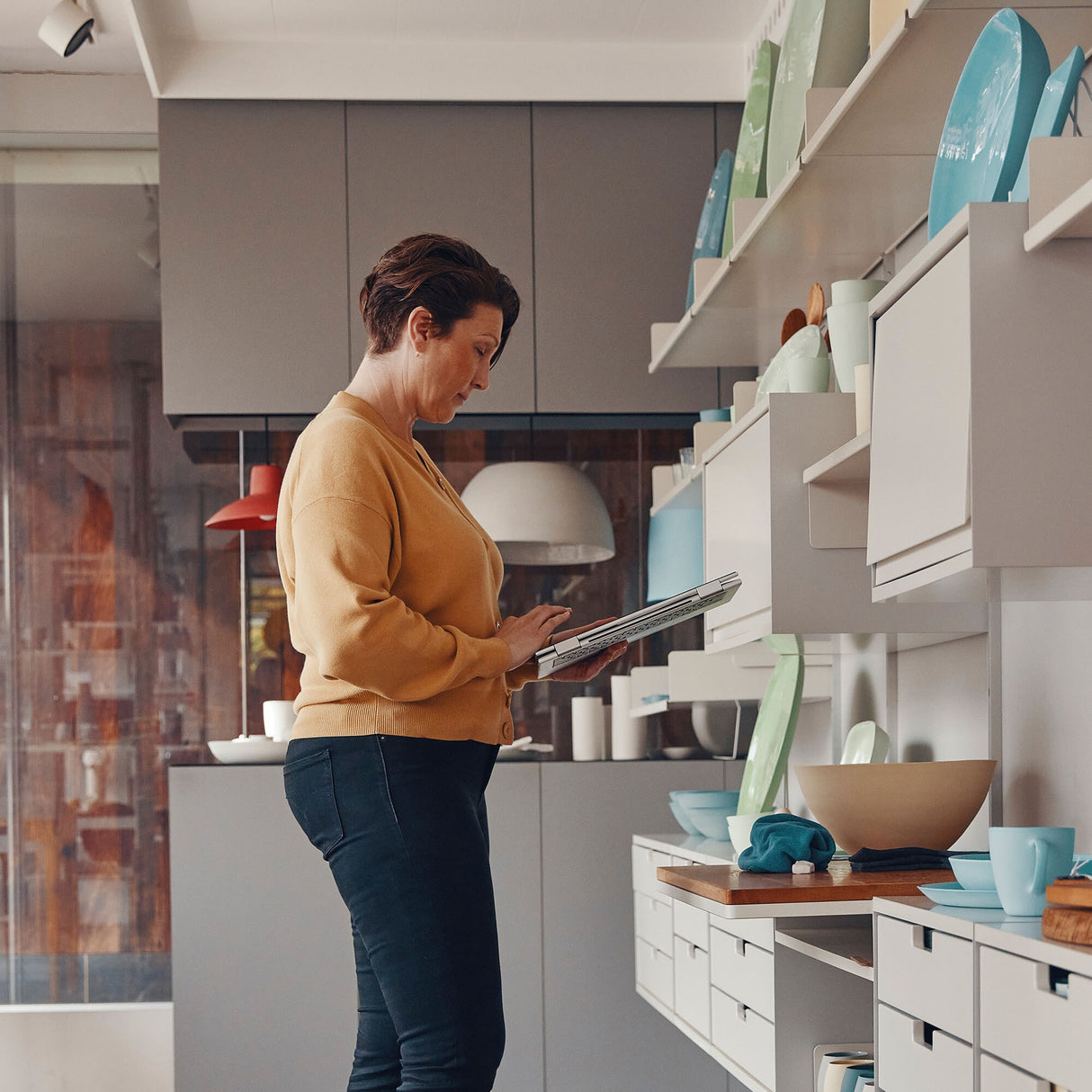 HP Elite x360 1040 G10 Intel® Core™ i7 i7-1355U Hybrid (2-in-1) 35.6 cm (14") Touchscreen WUXGA 16 GB LPDDR5-SDRAM 512 GB SSD Wi-Fi 6E (802.11ax) Windows 11 Pro Silver