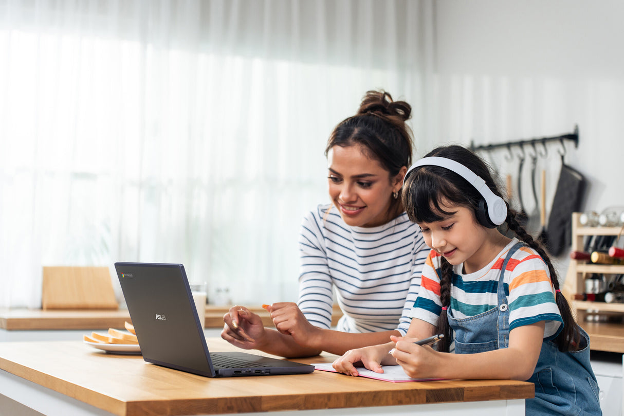 ASUS Chromebook CZ11 CZ1104CM2A-N00016 ARM Cortex 520 Laptop 29.5 cm (11.6") HD 8 GB LPDDR4x-SDRAM 64 GB eMMC Wi-Fi 6 (802.11ax) ChromeOS Grey