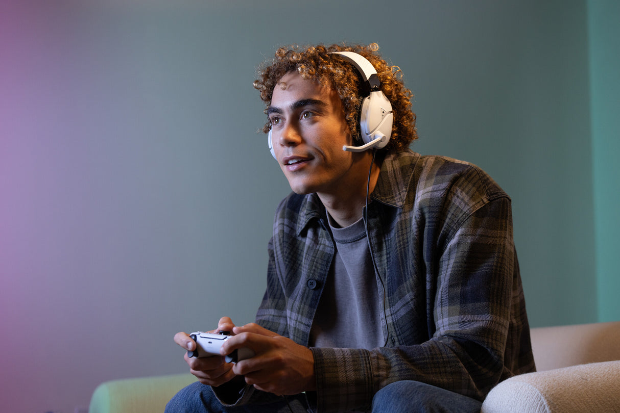 Turtle Beach Recon 70 White Wired Multiplatform Gaming Headset for PS5, PS4, Xbox Series X or S, Xbox One and Mobile with 3.5mm Wired Connection, Flip-to-Mute Mic, 40mm Speakers, Lightweight Design