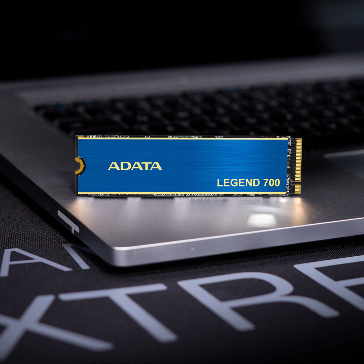 Adata Legend 700 (ALEG-700-1TCS) Interfaz NVMe M.2 de 1 TB, PCIe 3.0, SSD 2280, lectura 2000 MB/s, escritura 1600 MB/s, 3 años de garantía