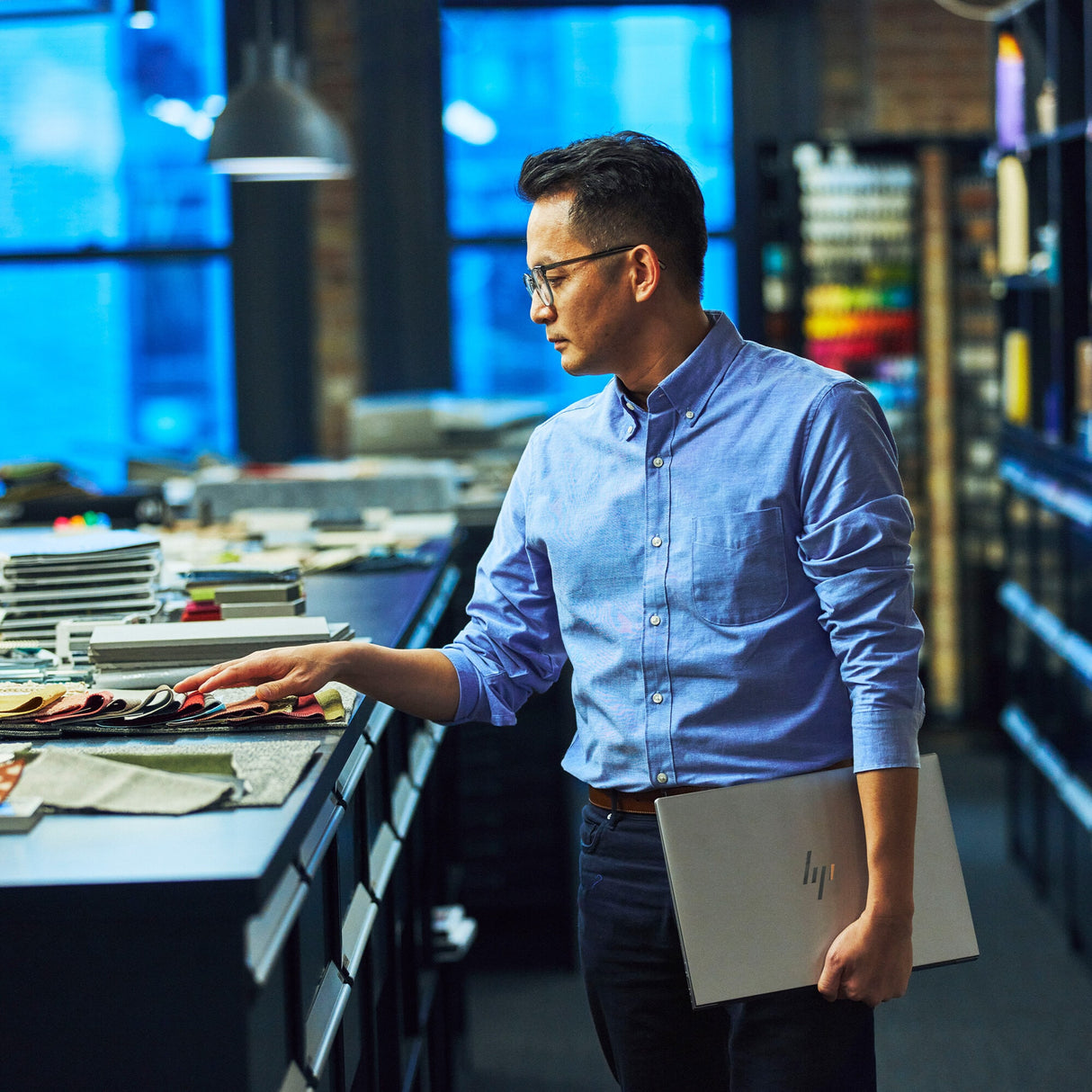 HP ZBook Studio G10 Intel® Core™ i7 i7-13700H Mobile workstation 40.6 cm (16") WQXGA 32 GB DDR5-SDRAM 1 TB SSD NVIDIA GeForce RTX 4070 Wi-Fi 6E (802.11ax) Windows 11 Pro Silver