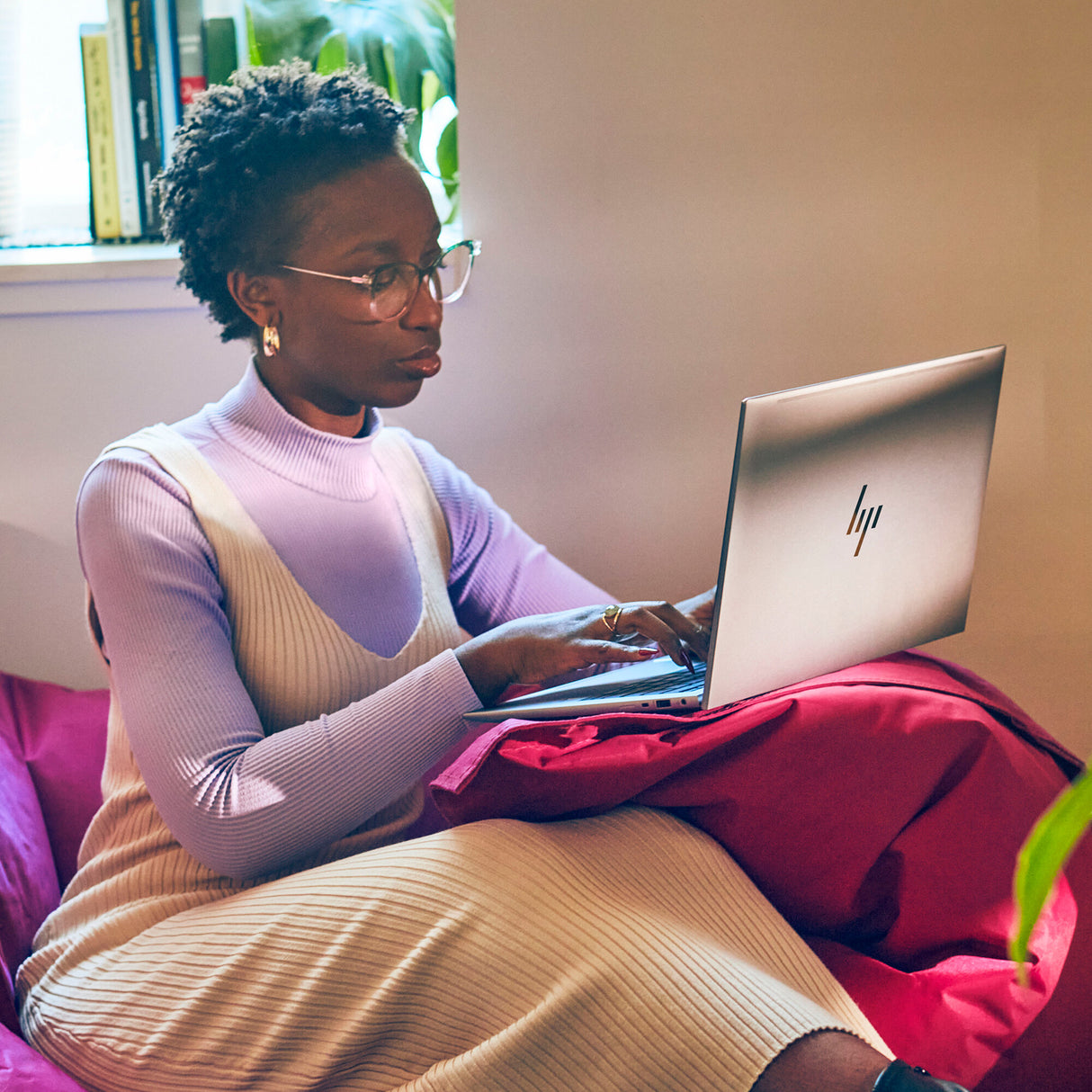 HP ZBook Firefly G11 Intel Core Ultra 7 165H Mobile workstation 35.6 cm (14") WQXGA 32 GB DDR5-SDRAM 1 TB SSD NVIDIA RTX A500 Wi-Fi 6E (802.11ax) Windows 11 Pro AI Workstation, AI PC Grey