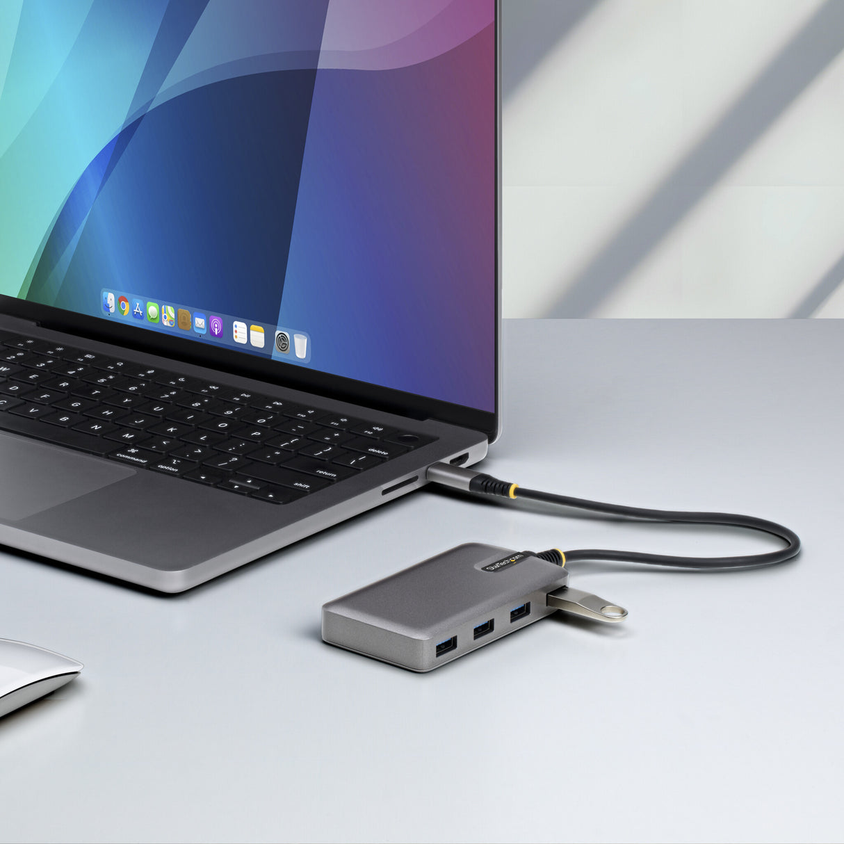 StarTech.com 4-Port USB-C Hub - 5Gbps - Bus Powered - USB C to 4x USB-A Hub w/ Optional Auxiliary Power Input - Portable Desktop/Laptop USB Hub - 1ft (30cm) Cable - USB Expansion Hub