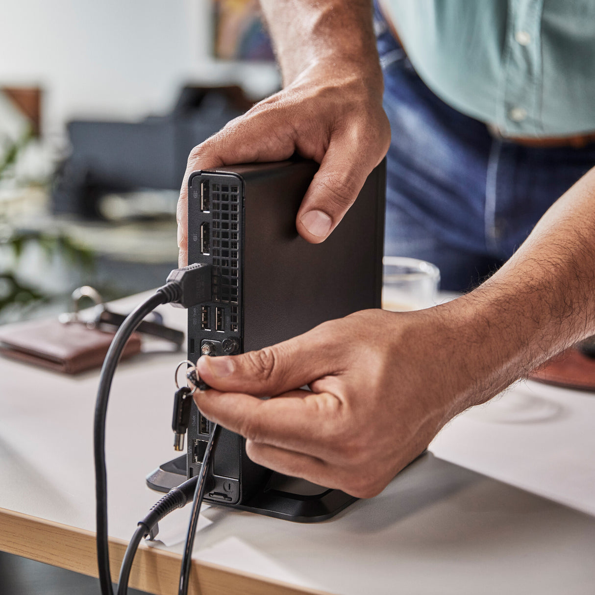 HP Elite 800 G9 Intel® Core™ i7 i7-13700T 16 GB DDR5-SDRAM 512 GB SSD Windows 11 Pro Mini PC Black