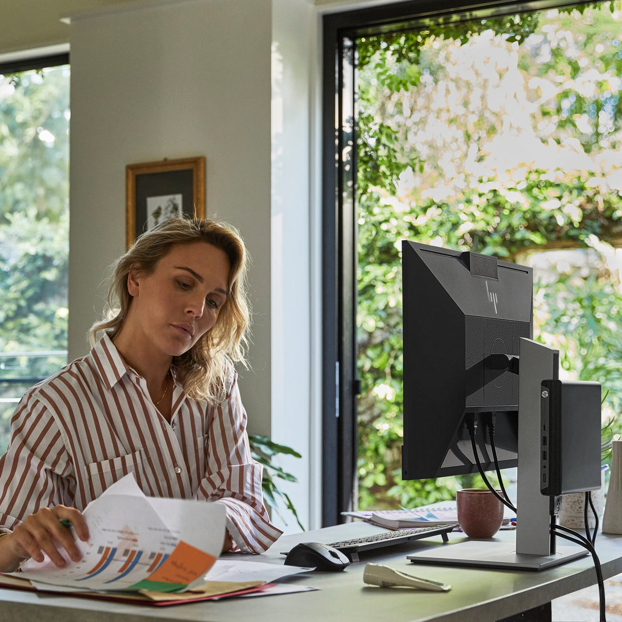 HP Elite 800 G9 Intel® Core™ i7 i7-13700T 16 GB DDR5-SDRAM 512 GB SSD Windows 11 Pro Mini PC Black