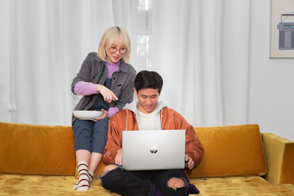 HP Pavilion 15-eh1028na AMD Ryzen™ 7 5700U Laptop 39.6 cm (15.6") Full HD 16 GB DDR4-SDRAM 512 GB SSD Wi-Fi 5 (802.11ac) Windows 11 Home Silver