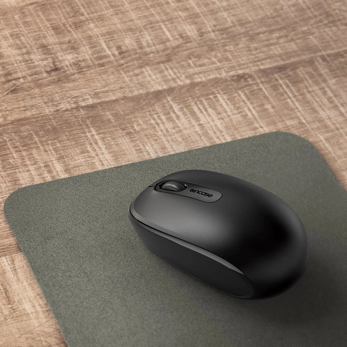 Incase Designed by Microsoft Wireless Mobile 1850 mouse Travel Ambidextrous RF Wireless Optical