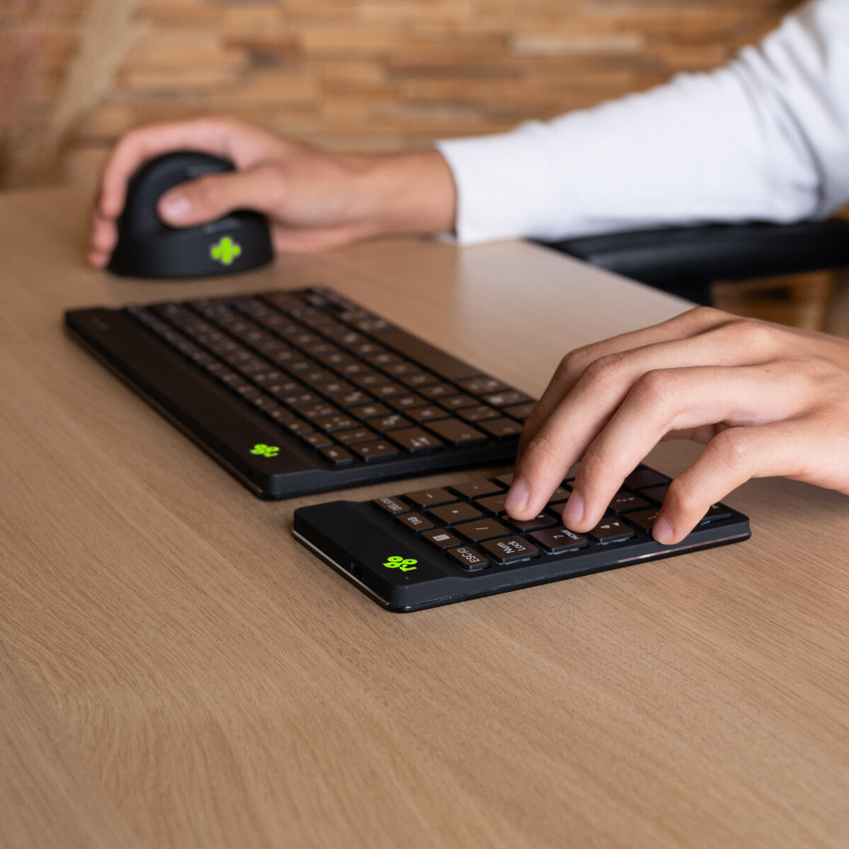 R-Go Tools Numeric keypad R-Go Numpad Break, ergonomic numeric keypad with break software, bluetooth, black