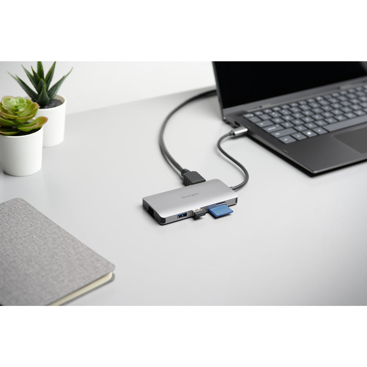Kensington UH1400P USB-C 8-in-1 Driverless Mobile Dock