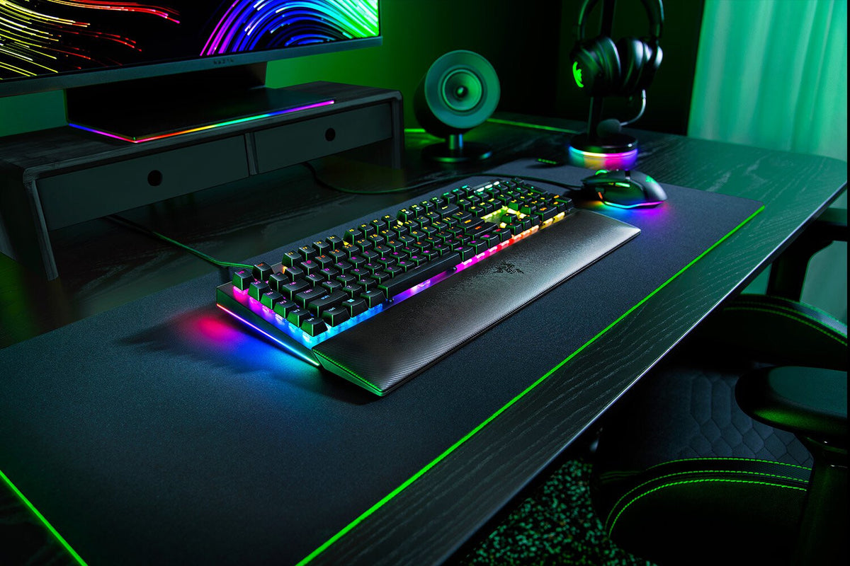 Razer BlackWidow V4 keyboard Gaming USB QWERTY UK International Black
