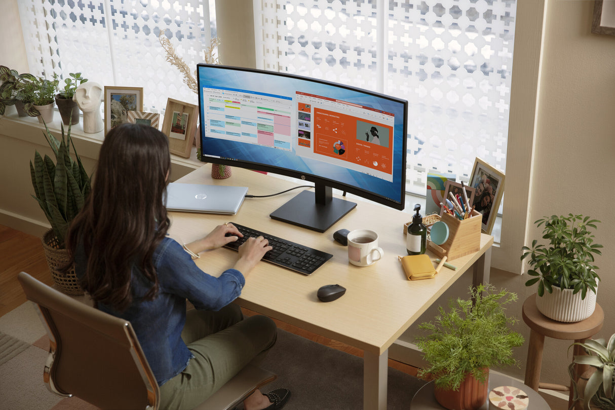 HP P34hc G4 WQHD USB-C Curved Monitor