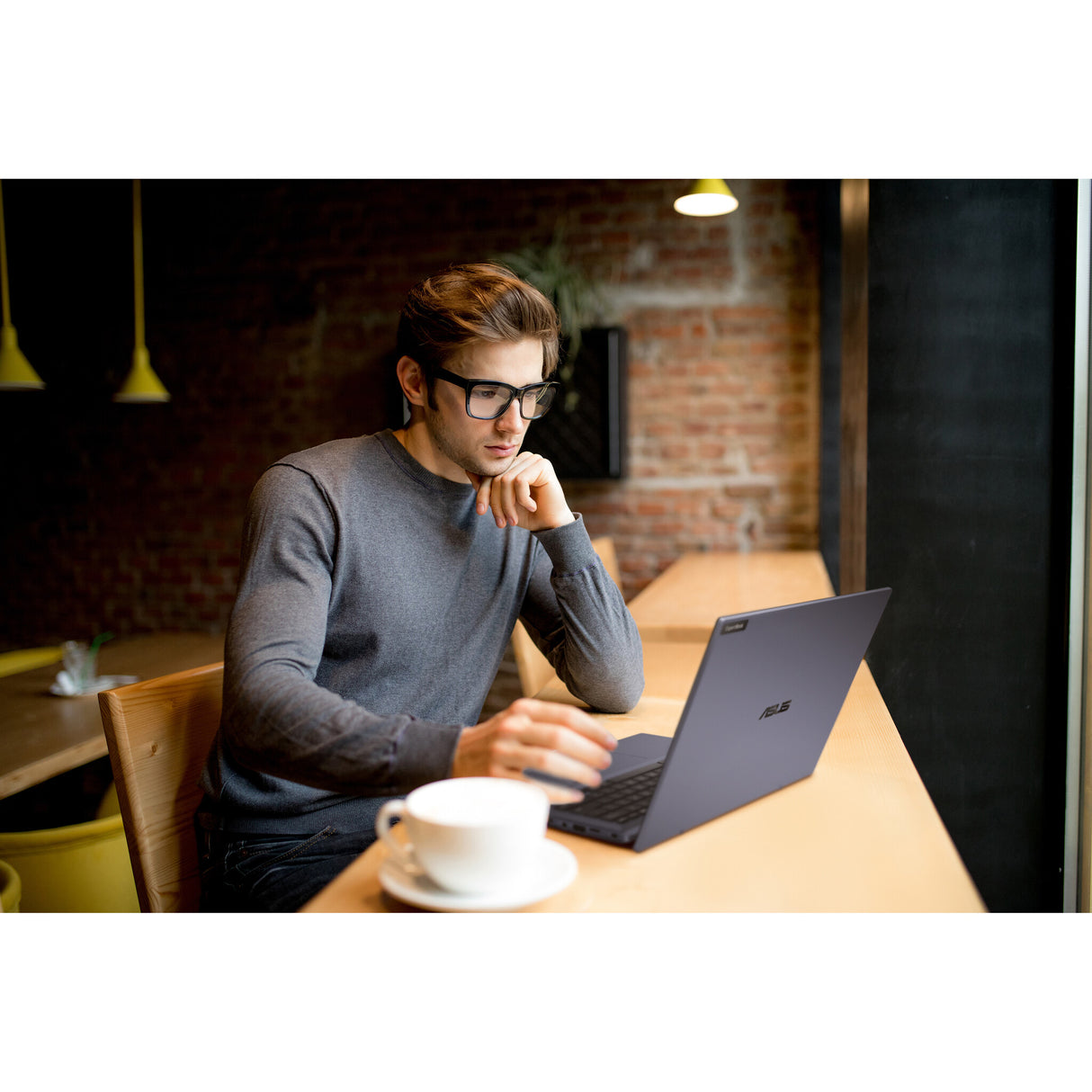 ASUS ExpertBook B5 B5402CBA-KIi5X Intel® Core™ i5 i5-1240P Laptop 35.6 cm (14") Full HD 8 GB DDR5-SDRAM 256 GB SSD Wi-Fi 6E (802.11ax) Windows 11 Pro Black