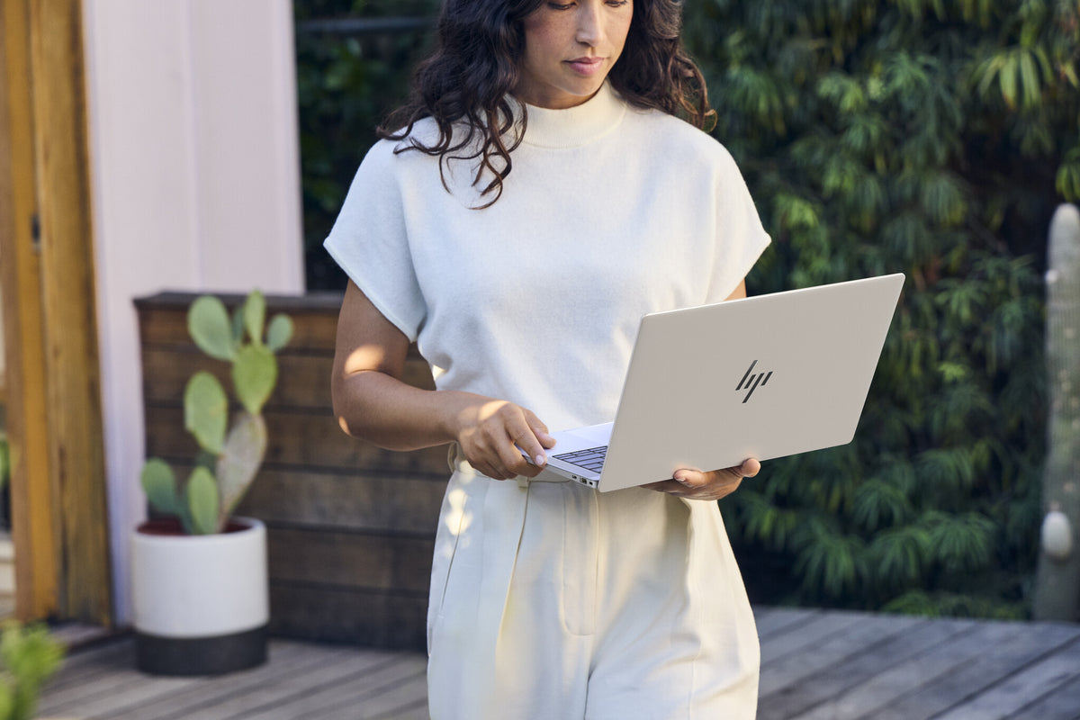 HP EliteBook X G2a 14 inch Notebook Next Gen AI PC Wolf Pro Security Edition Copilot+ PC AMD Ryzen AI 7 PRO Laptop 35.6 cm (14") 3K 32 GB LPDDR5x-SDRAM 512 GB SSD Wi-Fi 7 (802.11be) Windows 11 Pro Blue