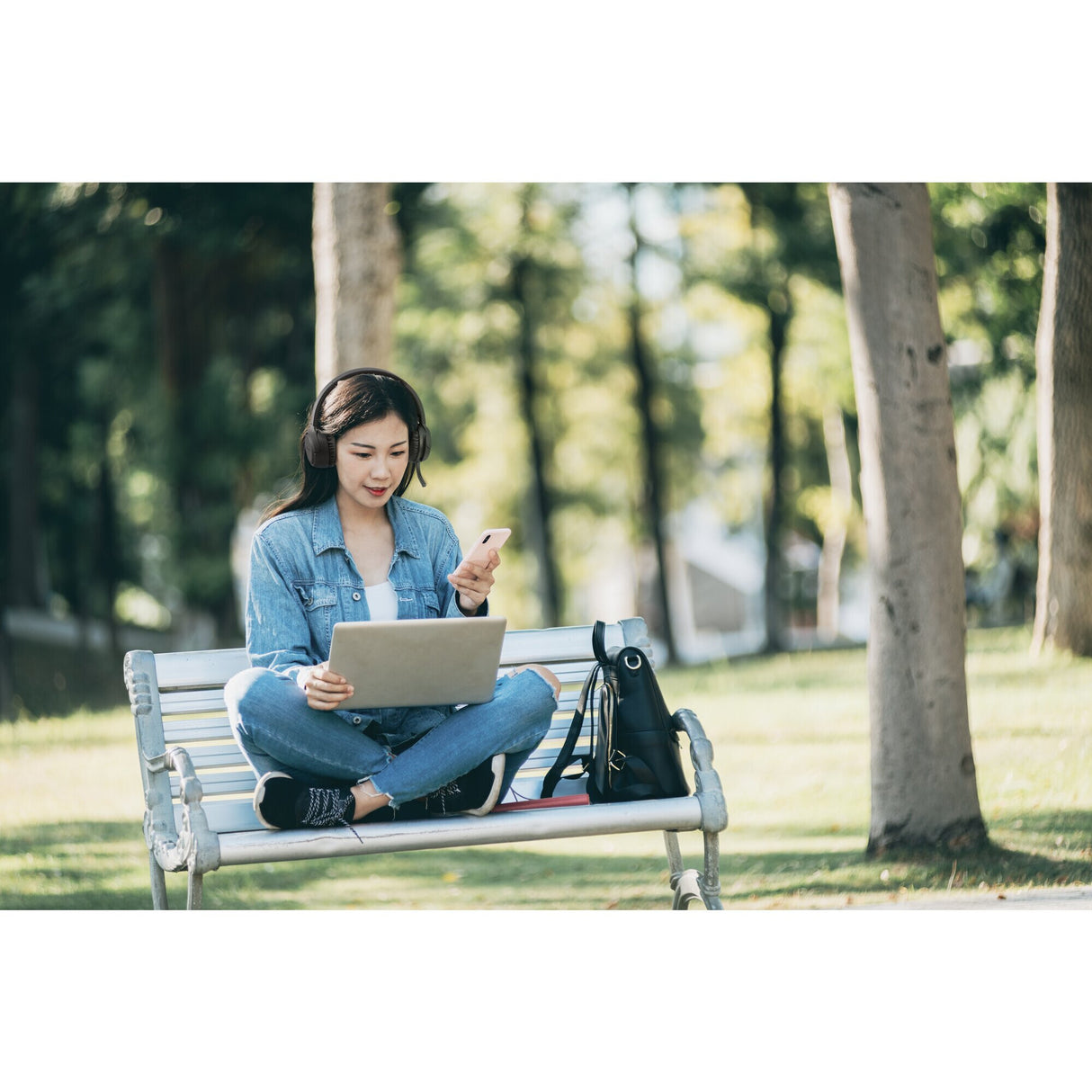 Kensington H1050 EQ Bluetooth On-Ear Headset with Environmental Noise-Cancelling Technology