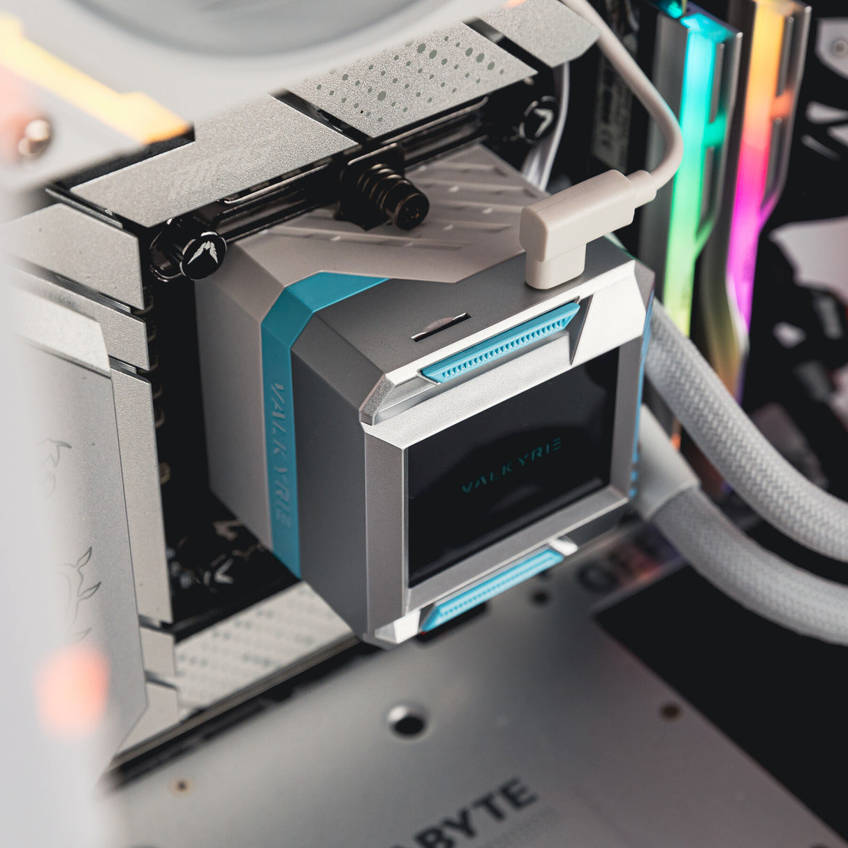Valkyrie Syn 240 ARGB Processor All-in-one liquid cooler 24 cm White
