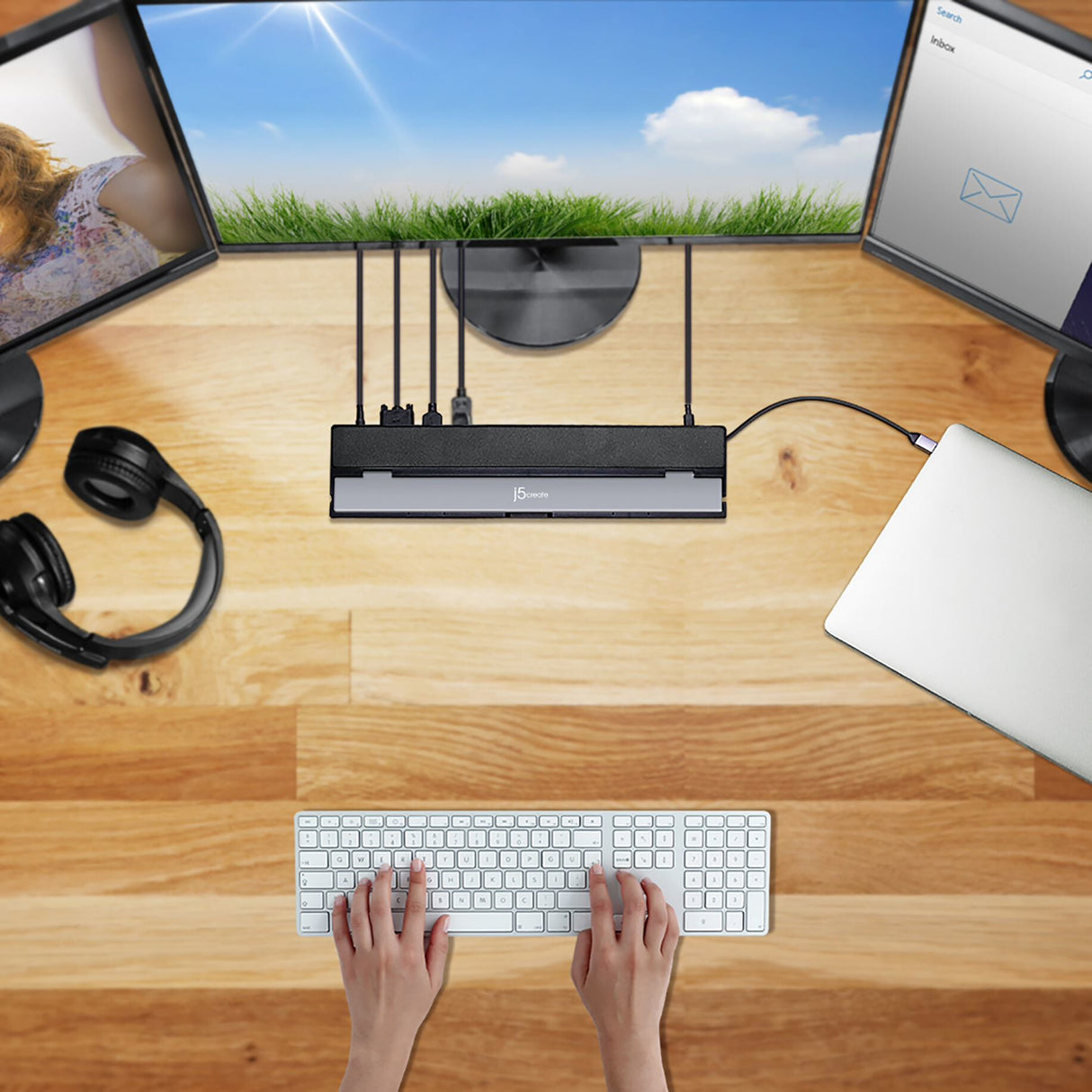 j5create JCD543P USB-C™ Triple Display Docking Station with 100W PD Adapter