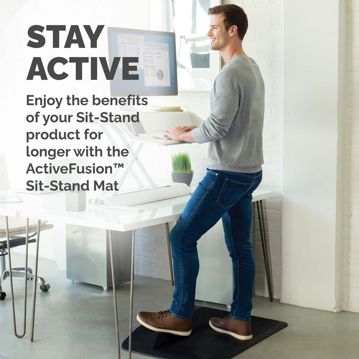 Fellowes Anti Fatigue Standing Mat - ActiveFusion Ergonomic Sit Stand Desk Mat for Use in Work or the Home Environment - H8.9 x W95.5 x D61cm - Black