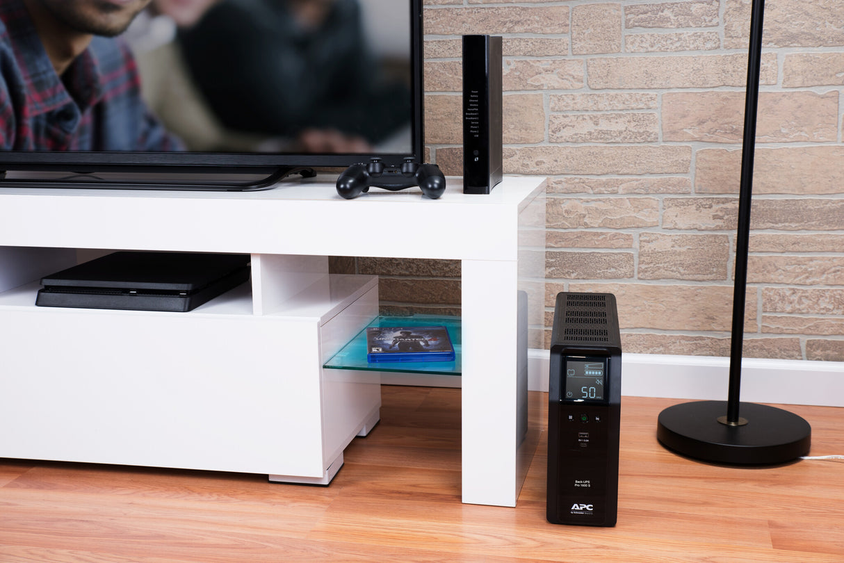 APC Back-UPS Pro, 1600VA/960W, Tower, 230V, 8x IEC C13 outlets, Sine Wave, AVR, USB Type A + C ports, LCD, User Replaceable Battery