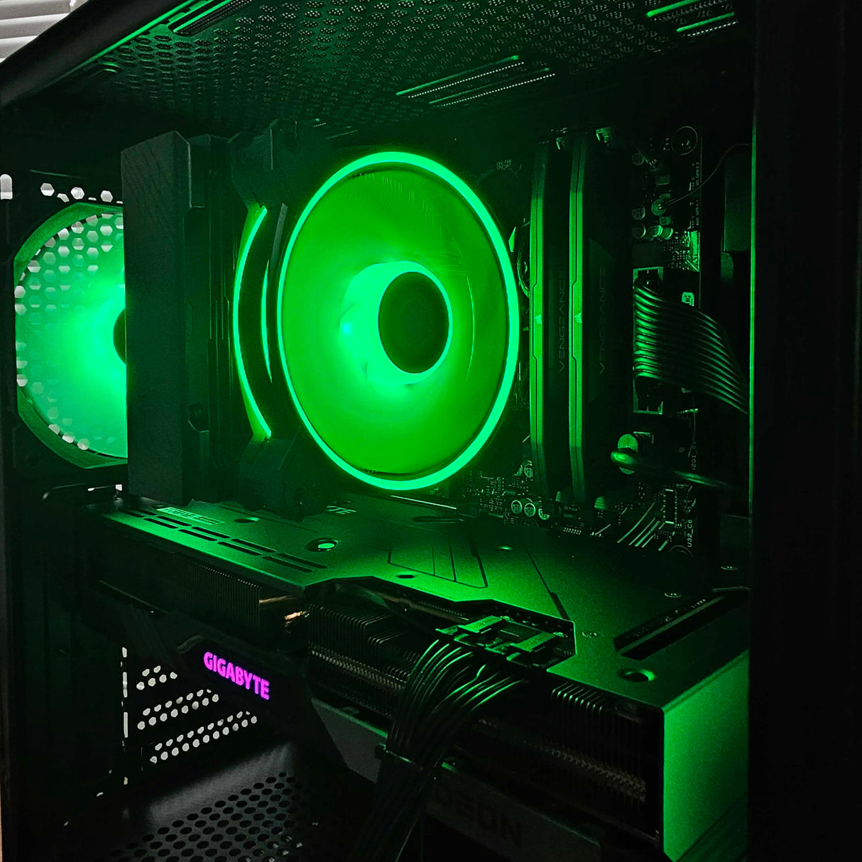 DCG Respawn - Ryzen 5 7600X, 16GB DDR5, AMD RX 7700 XT 12GB, 1TB SSD, 1TB HDD, Refurbished PC