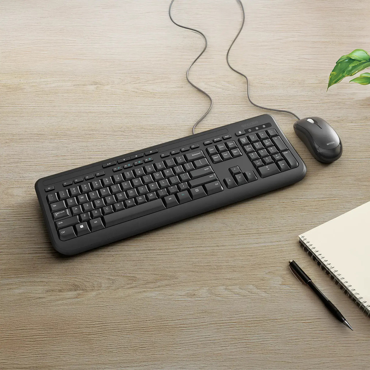 Incase Designed by Microsoft Wired Desktop 600 keyboard Mouse included Universal USB QWERTY French Black