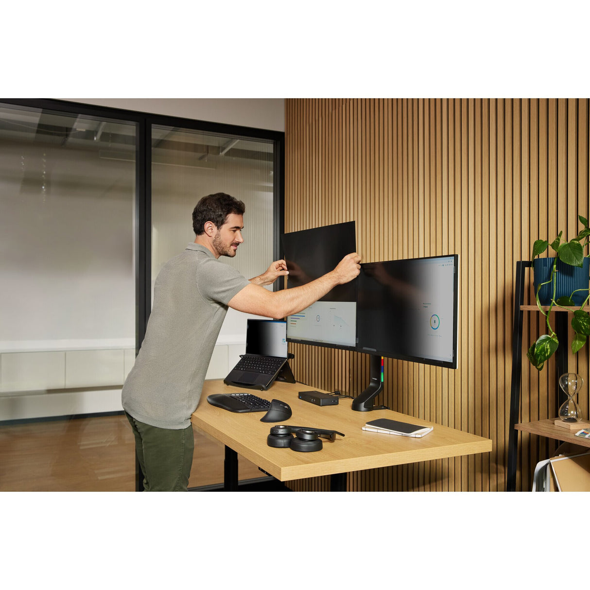 Kensington 2-way Removable Privacy Screen Filter for 19.5" Monitors 16:9