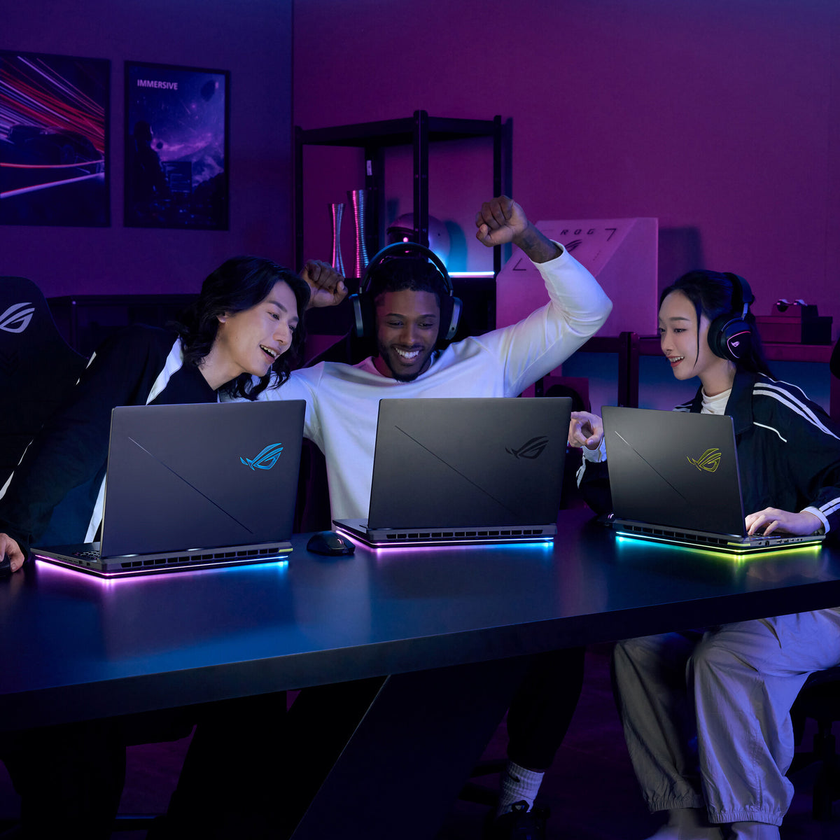 ASUS ROG Strix G18 G815LW-SA265W Intel Core Ultra 9 290HX Plus Laptop 45.7 cm (18") 2.5K 32 GB DDR5-SDRAM 2 TB SSD NVIDIA GeForce RTX 5080 Wi-Fi 7 (802.11be) Windows 11 Home Grey