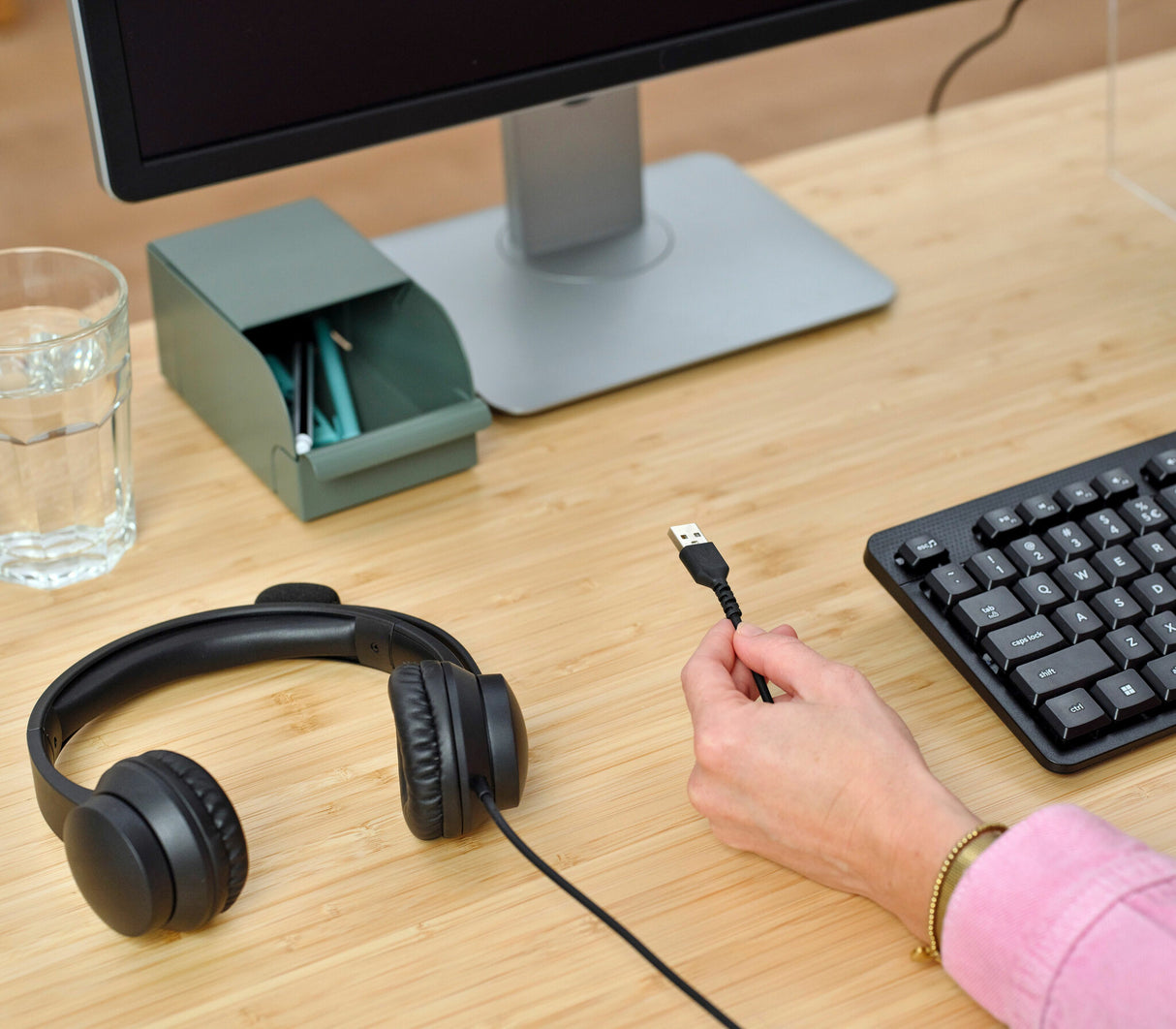 Trust HS-201 Headset Wired Head-band Office/Call center USB Type-A Black