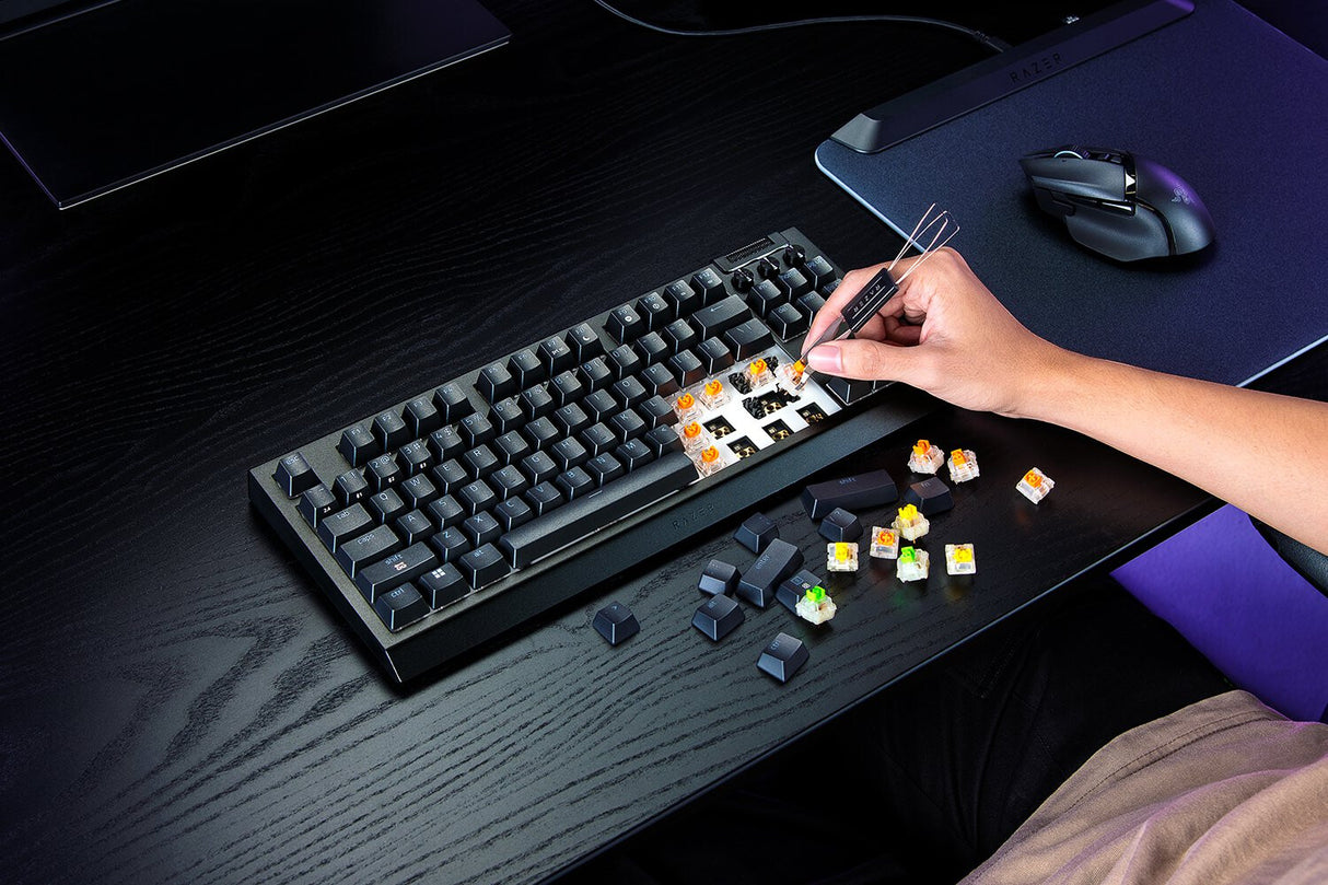Razer BlackWidow V4 Tenkeyless HyperSpeed keyboard Gaming USB + RF Wireless + Bluetooth QWERTY UK International Black