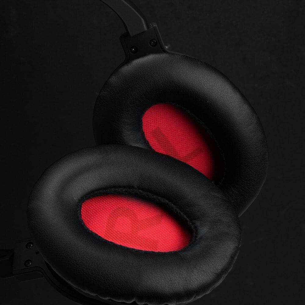 Lindy NC-60 Wired Active Noise Cancelling Headphones