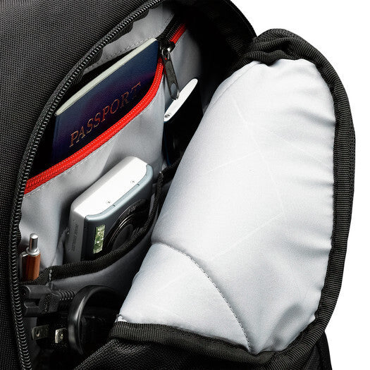 Case Logic Sporty DLBP-116 Black 40.6 cm (16") Backpack case