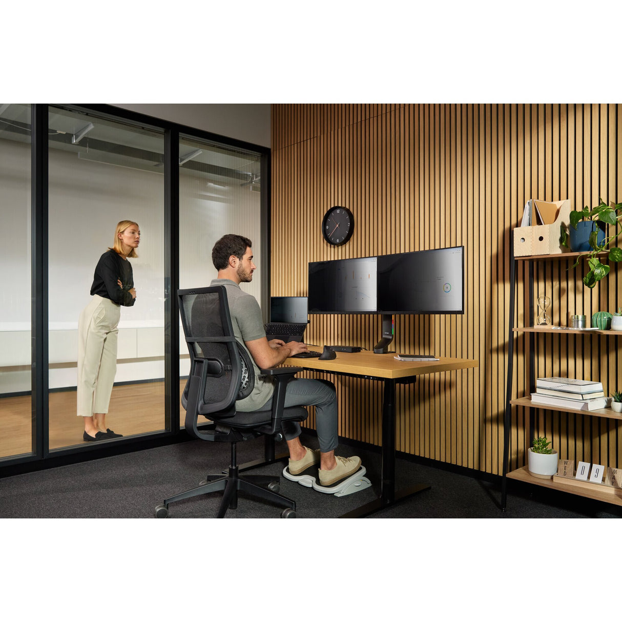 Kensington 2-way Removable Privacy Screen Filter for 32” Monitors 16:9