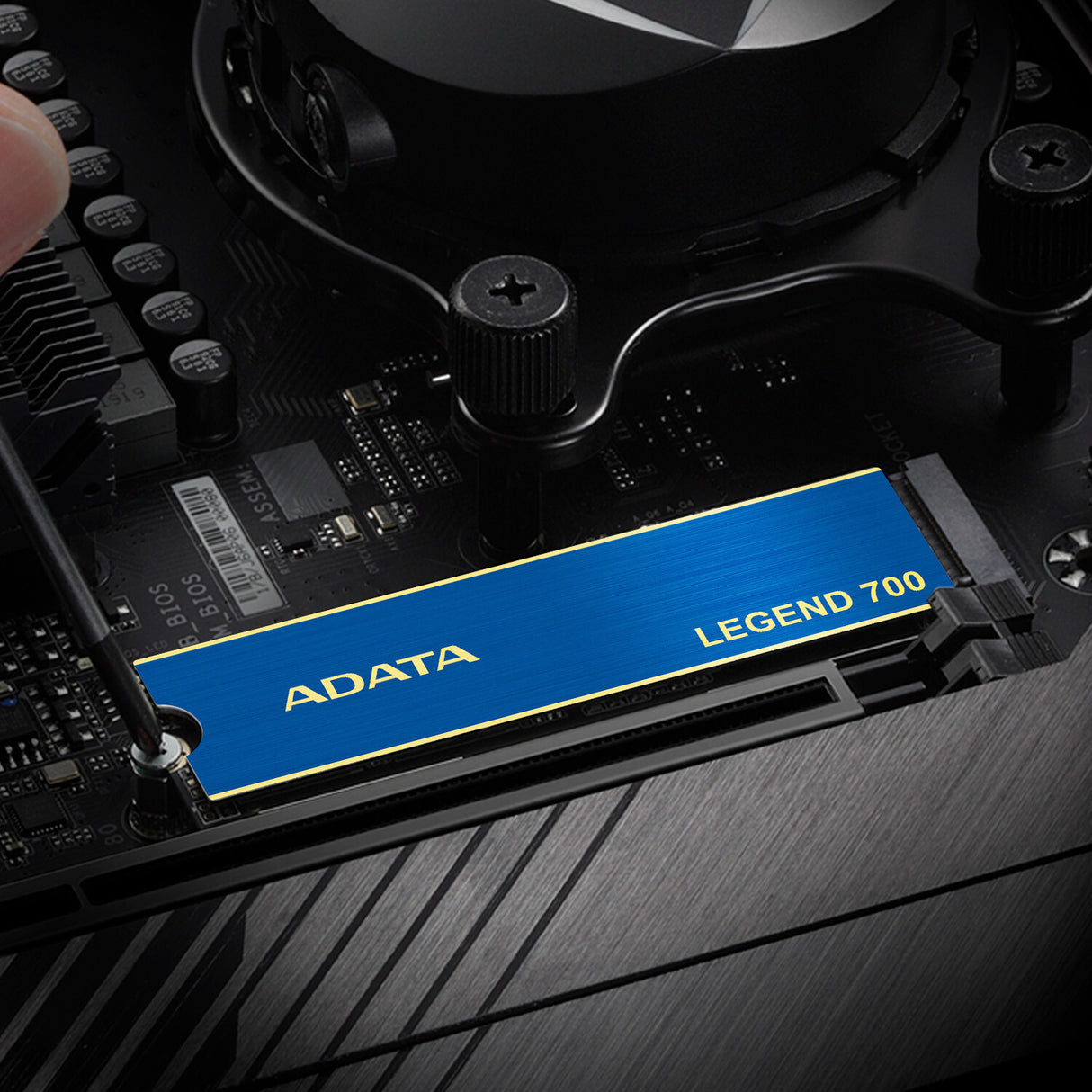 Adata Legend 700 (ALEG-700-1TCS) Interfaz NVMe M.2 de 1 TB, PCIe 3.0, SSD 2280, lectura 2000 MB/s, escritura 1600 MB/s, 3 años de garantía