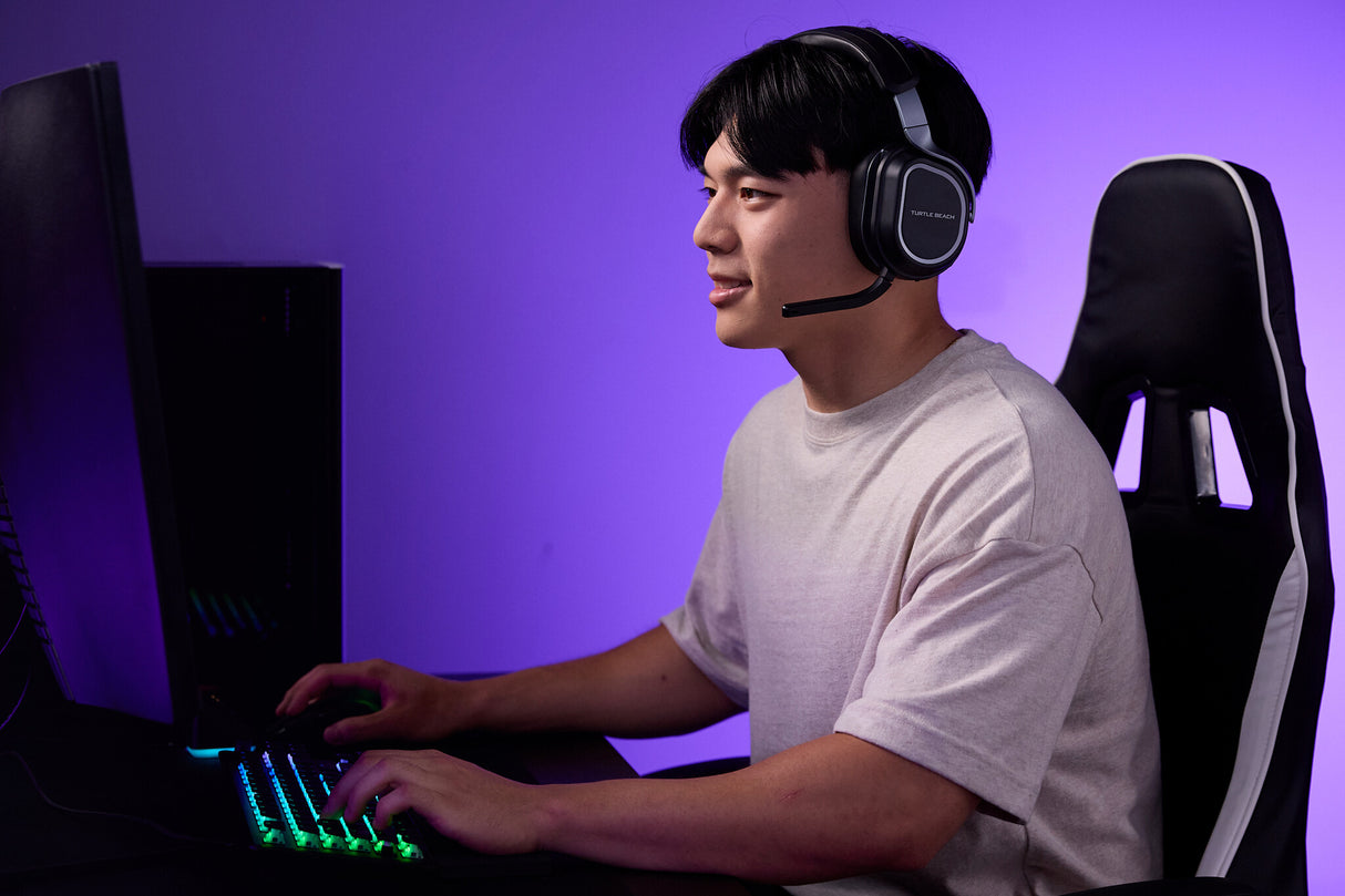 Turtle Beach Stealth 700 Black PC Wireless Gaming Headset with up to 80 hour Battery, Bluetooth, Dual Transmitters and 60mm Speakers for PC, PS5, PS4 and Mobile