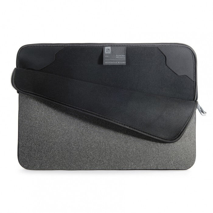 Tucano MELANGE MacBook Pro 16", Laptop 15.6" Skin case with anti-slip Black