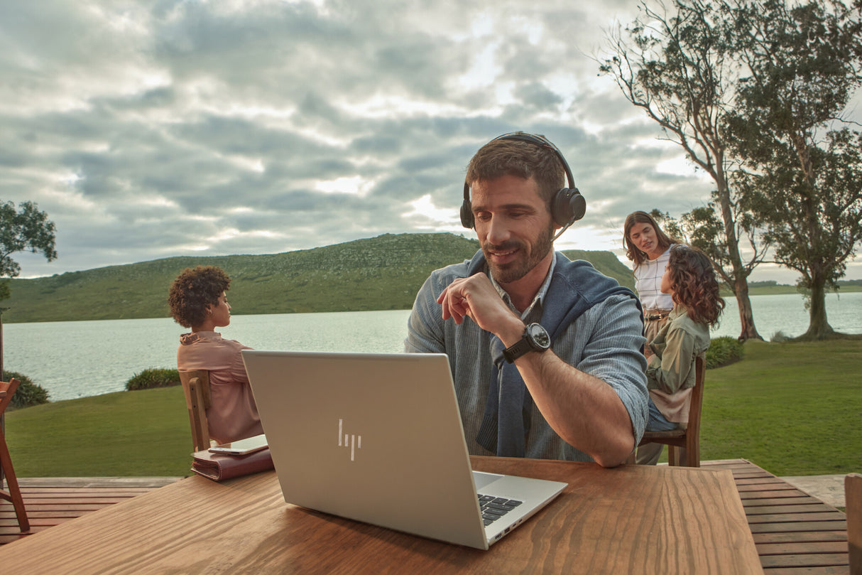 HP EliteBook 840 G10 Intel® Core™ i7 i7-1355U Laptop 35.6 cm (14") WUXGA 16 GB DDR5-SDRAM 512 GB SSD Wi-Fi 6E (802.11ax) Windows 11 Pro Silver